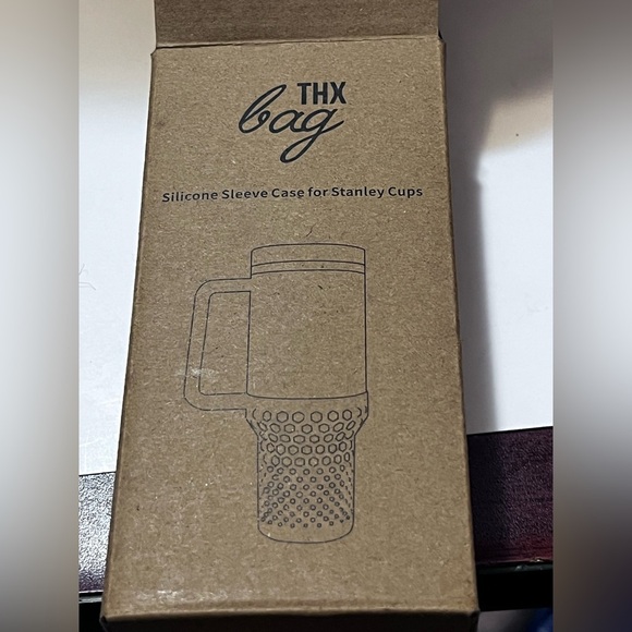 Cute Animal Print Silicone Sleeve for Stanley Cups - Picture 4 of 5